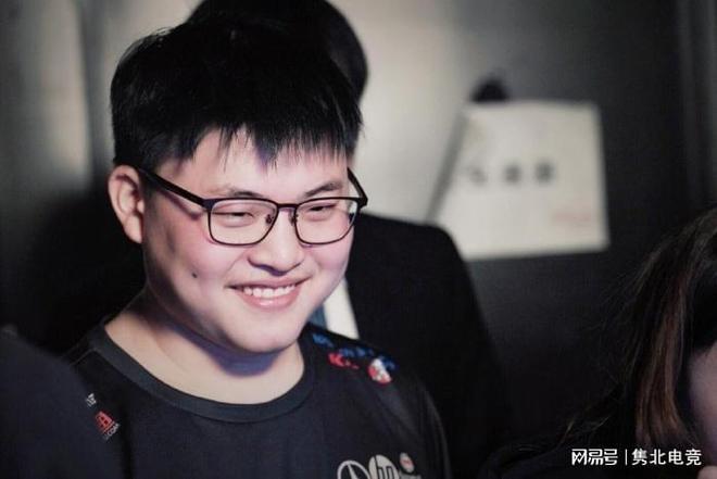 代足球健儿 代足球健儿